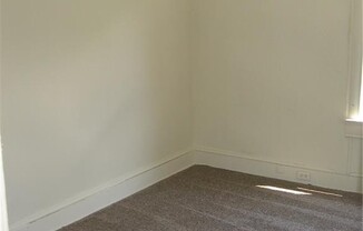 1534 W 42 ST
