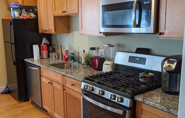 R - 303- 305 Hurley Street