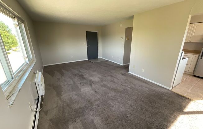 2 beds, 1 bath, $1,150, Unit Unit 06