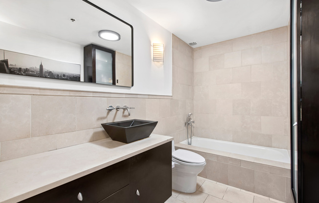 112 W 18 ST