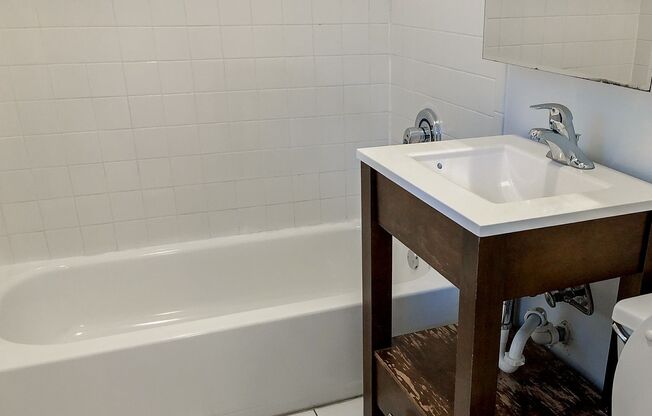 Studio, 1 bath, 460 sqft, $1,835, Unit 857-2S
