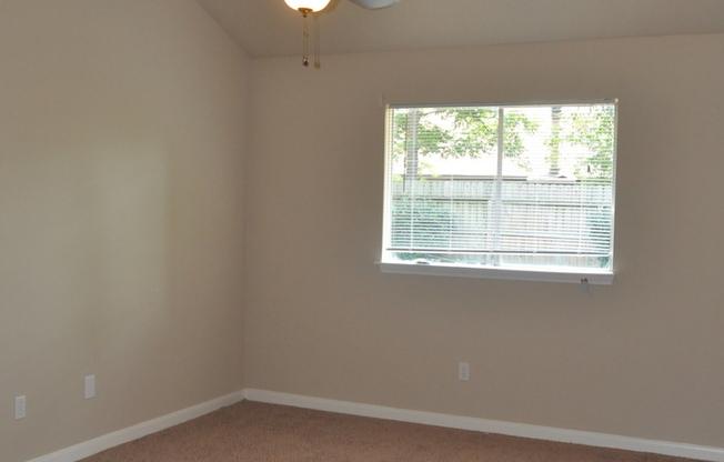 3 beds, 2 baths, $1,600