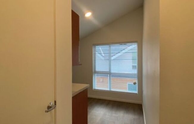 Studio, 1 bath, 175 sqft, $1,195, Unit 4517