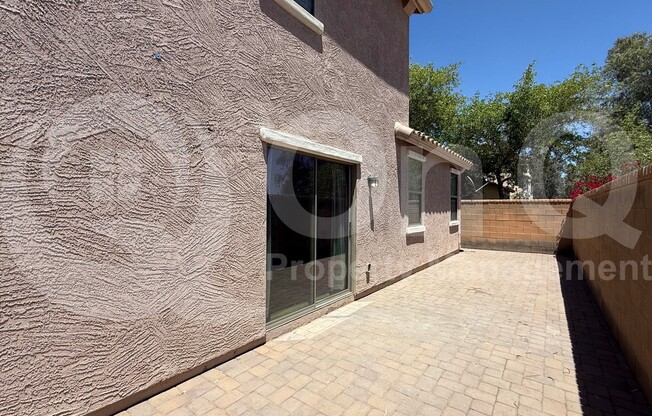 3 beds, 2.5 baths, 1,684 sqft, $2,100