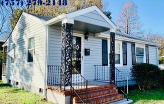 Adorable 2 Bedroom 1 Bath Single Family Home located in the heart of Portsmouth VA!