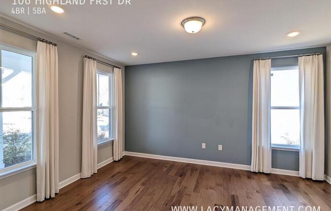 106 HIGHLAND FRST DR