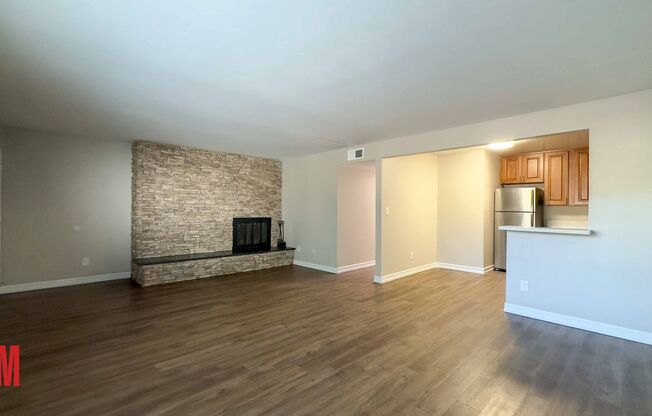 2 beds, 1 bath, $2,350, Unit C