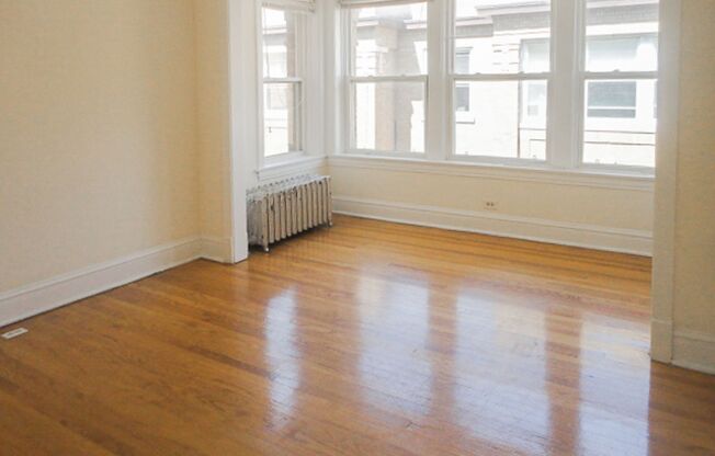 2 beds, 1 bath, 805 sqft, $1,975, Unit 5047-3W