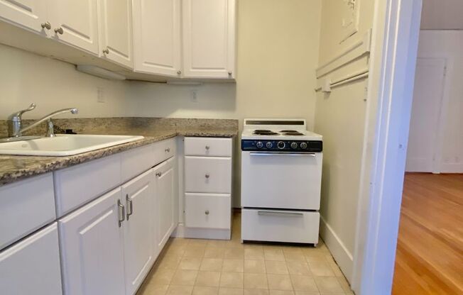 Studio, 1 bath, 365 sqft, $1,495, Unit 306
