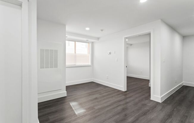 2 beds, 1 bath, 515 sqft, $2,525, Unit 1401-102