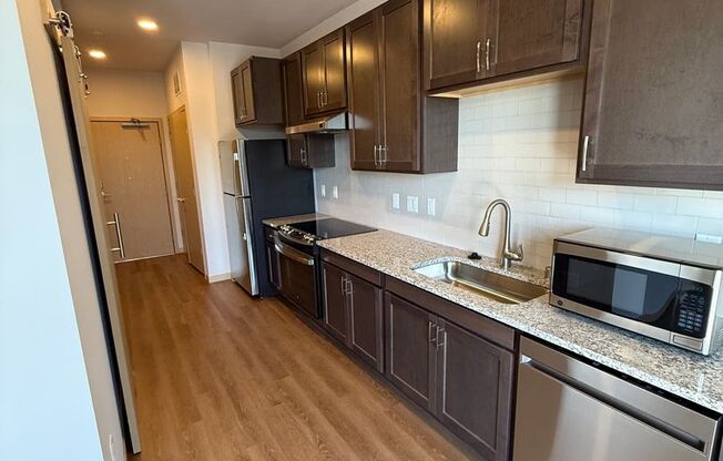 Studio, 1 bath, 551 sqft, $1,375, Unit #205