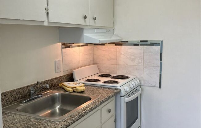 1530/40 Kentwood Apartments