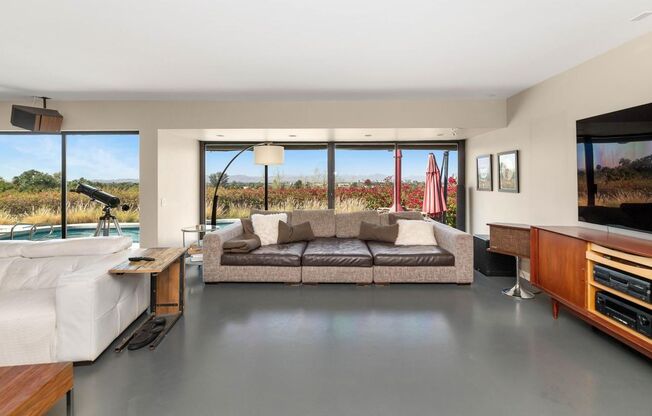 5526 N. Camelback Canyon Dr, Phoenix, AZ 85018