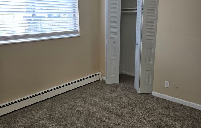 2 beds, 1 bath, 900 sqft, $940, Unit 92