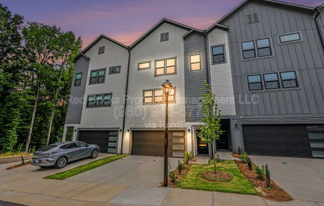 7924 SANSOM CIR