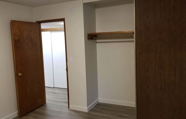 2 beds, 1 bath, 850 sqft, $1,425, Unit Twin Fir Apartments