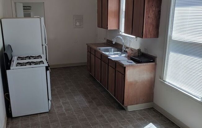 Studio, 1 bath, $700