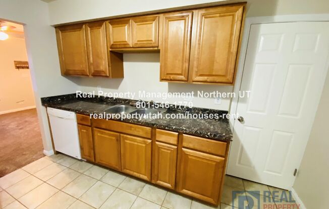 2 beds, 1 bath, $1,250