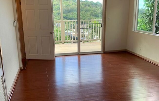 Studio, 1 bath, $1,300