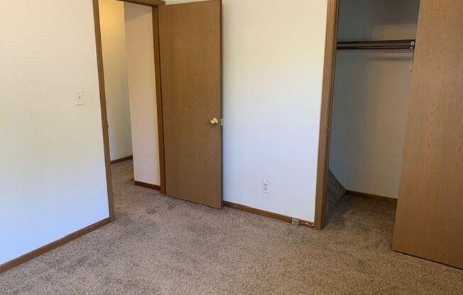 2 beds, 2 baths, $865, Unit 4208