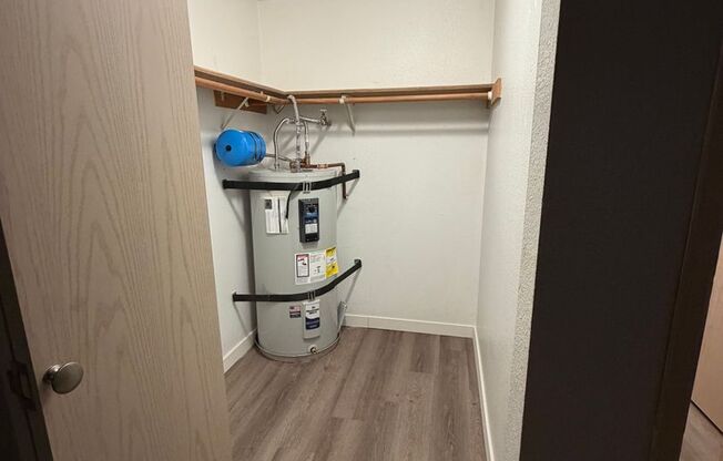1 bed, 1 bath, 715 sqft, $1,795, Unit 327