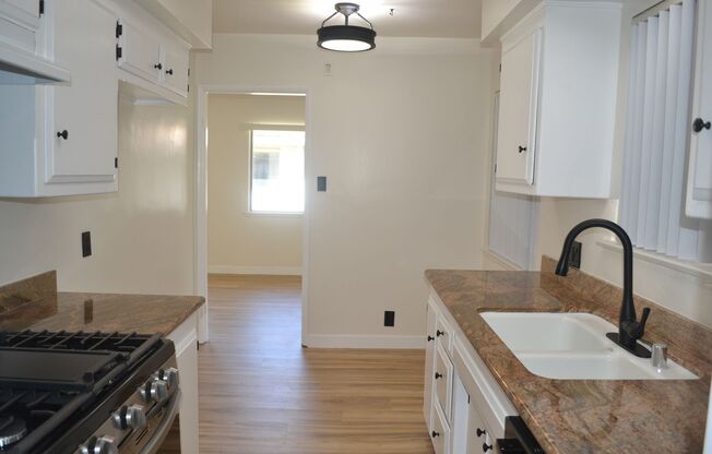 2 beds, 2 baths, $2,890, Unit 27