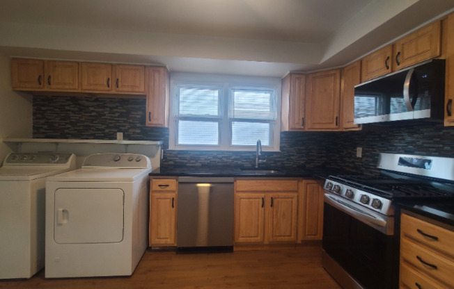 589 BRAMHALL AVE