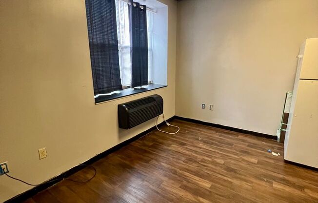 Studio, 1 bath, $595, Unit #2