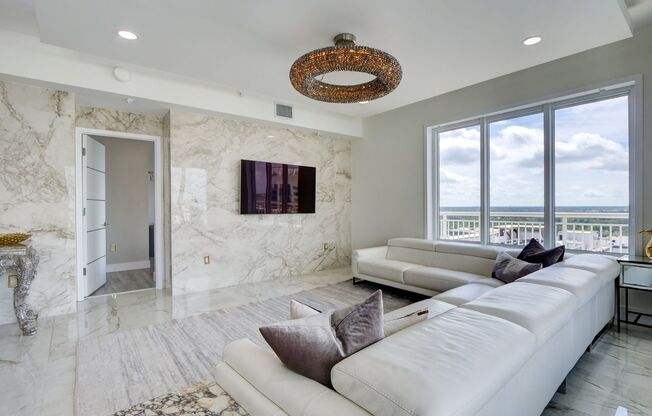 Exceptional 3BD/3BA Unit at The Sanctuary