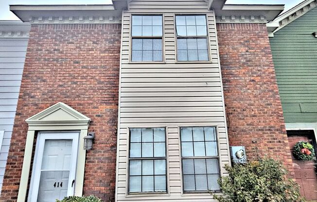 Townhouse Apartment 2BR/2.5BA SW Decatur