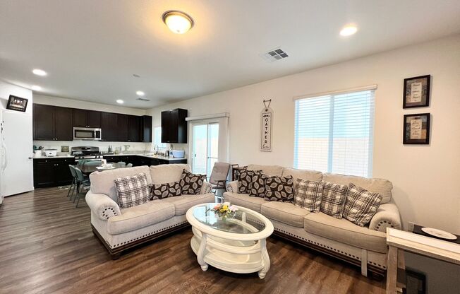 5276 Sherwood Forest Lane, Las Vegas, NV 89122