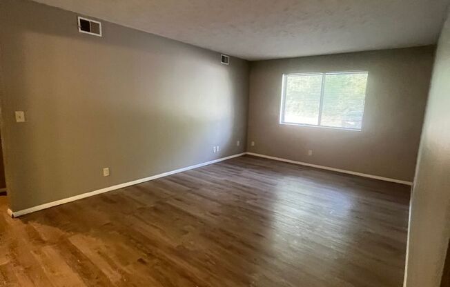 1 bed, 1 bath, 720 sqft, $955, Unit 14
