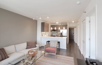 351 W HUBBARD ST