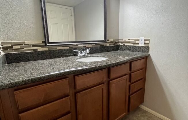 1 bed, 1 bath, $1,075, Unit # #C 28