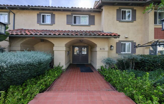 La Paloma - 8171 Vincetta Drive La Mesa, CA 91942