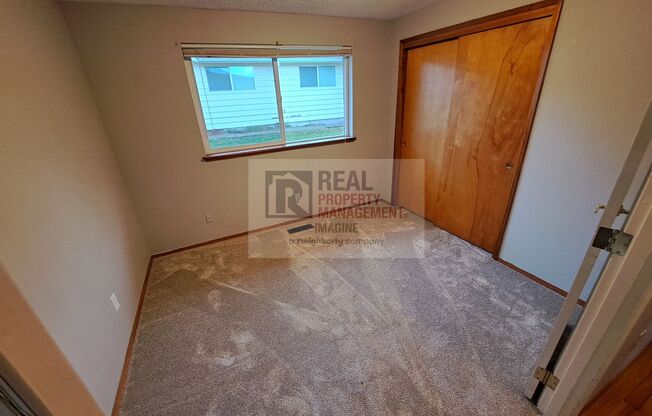 3 beds, 1 bath, $2,295