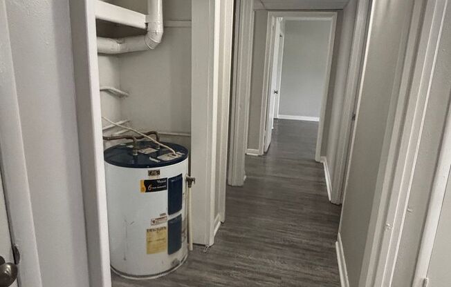 3 beds, 2 baths, 1,230 sqft, $975