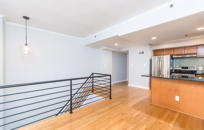 Bi-Level Logan Circle Condo | 2 Bed | 2 Bath | 900 Sf
