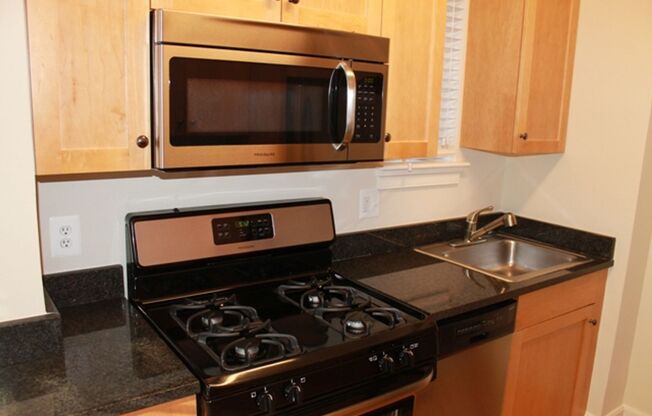 1 bed, 1 bath, 676 sqft, $2,695, Unit 619