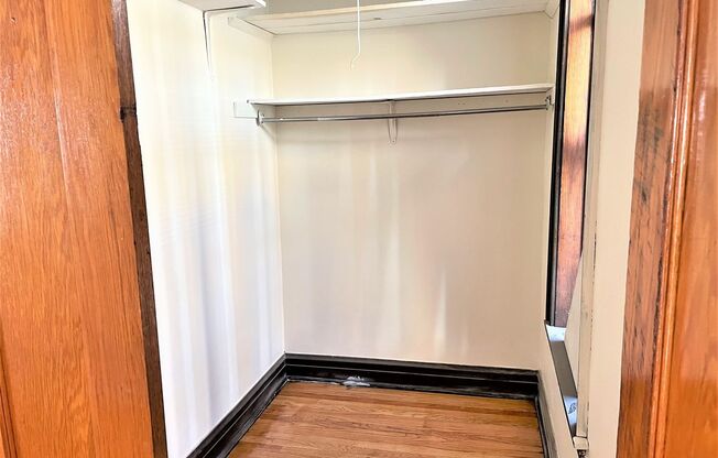Studio, 1 bath, 600 sqft, $1,380, Unit 4826-1N
