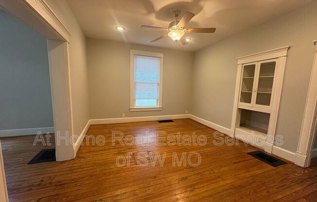 752 S MAIN