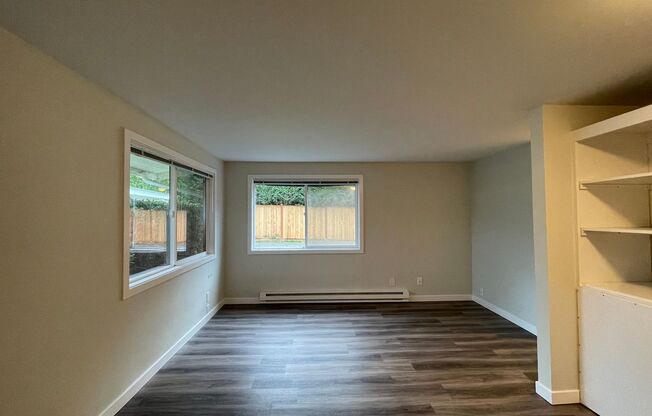 515 16th Ave W, Kirkland WA 98033 -