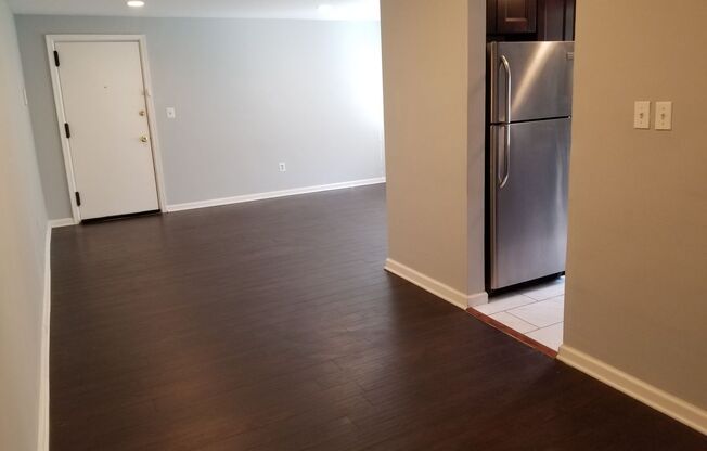 Lovely 1 BR/1 BA Condo in Skyland!