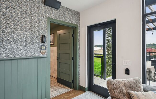 1 bed, 1 bath, 734 sqft, $2,595, Unit 318