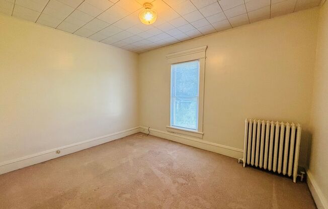 2 beds, 1 bath, $975, Unit 3