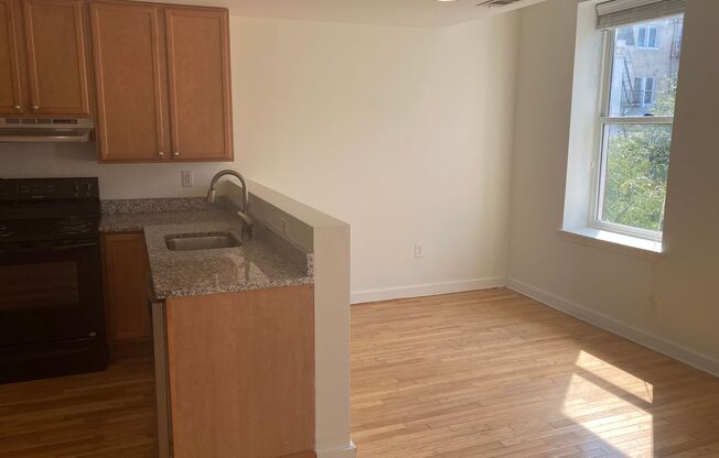 2 beds, 2 baths, 1,000 sqft, $1,599, Unit 22-3