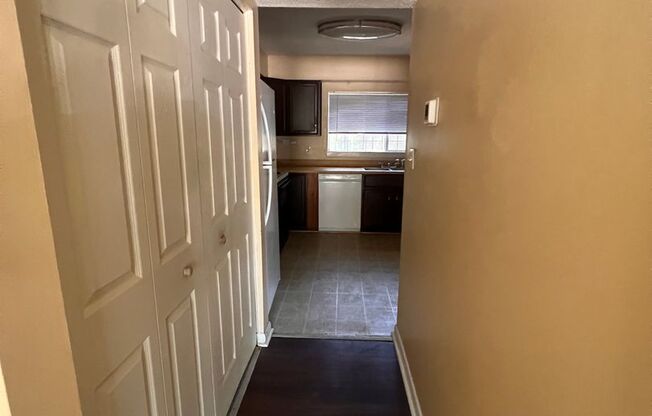 2 beds, 1.5 baths, $1,475, Unit # 17