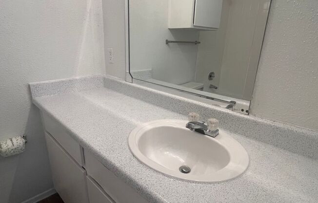 2 beds, 2.5 baths, 1,137 sqft, $1,275, Unit 28-1503