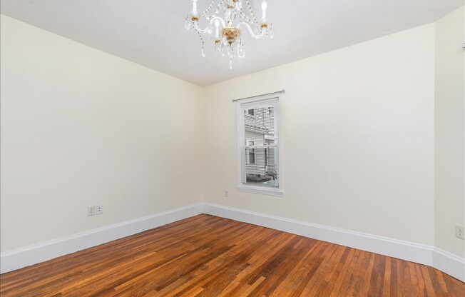 2 beds, 1 bath, 1,375 sqft, $2,700, Unit 1