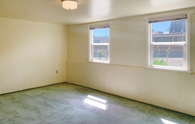 3 beds, 1 bath, $3,195